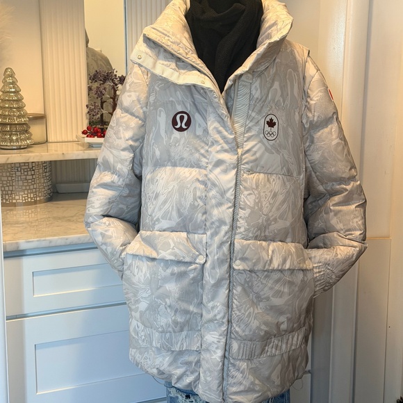 NWT Lululemon Grey Team Canada Jacket - Picture 8 of 16